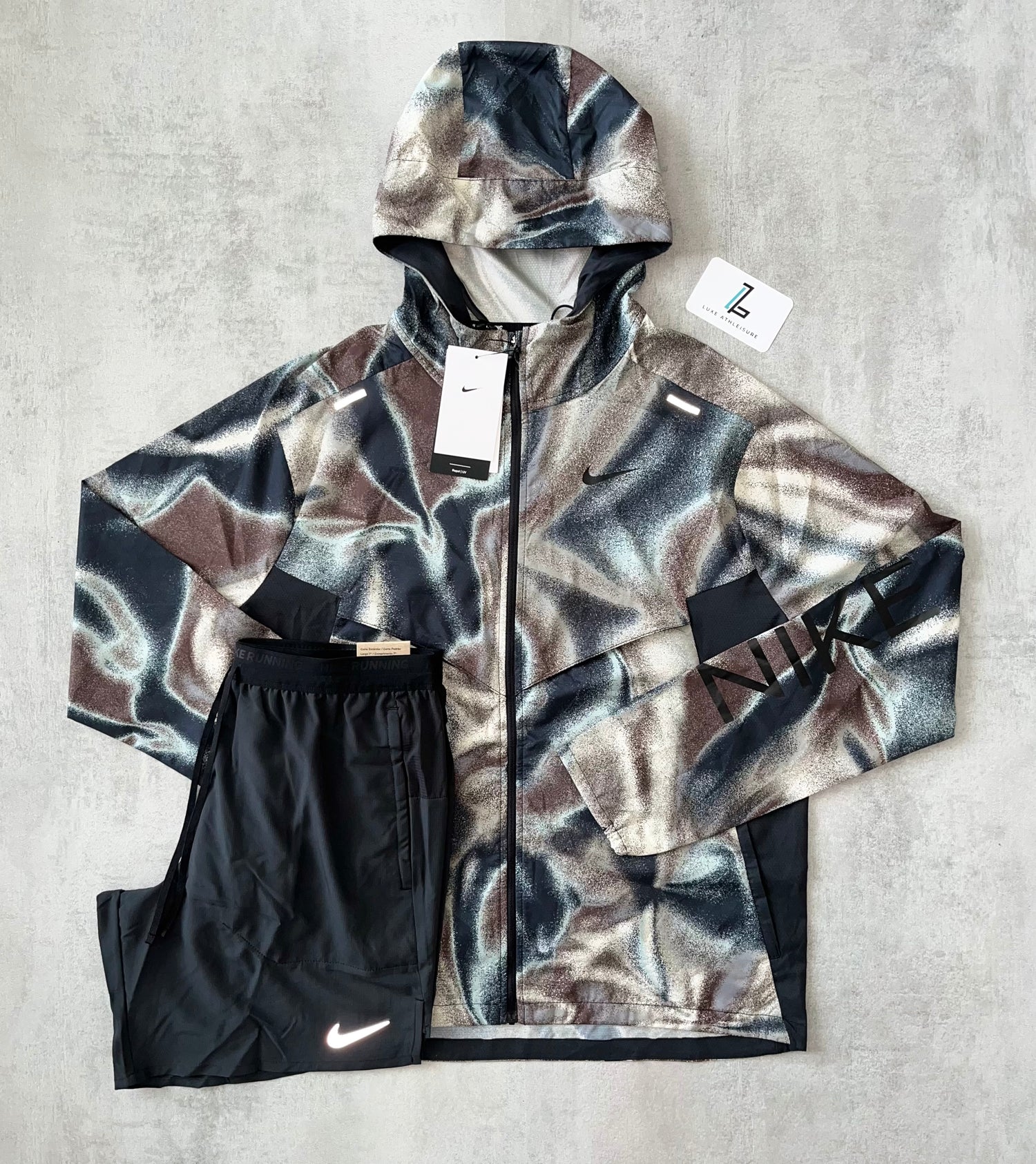 JACKETS & WINDBREAKERS