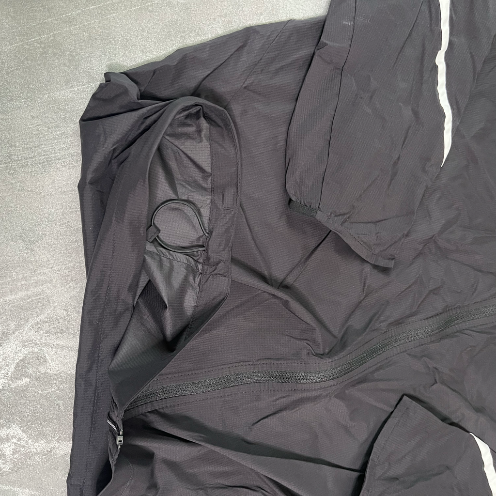 NIKE WINDRUNNER ‘BLACK/WHITE’
